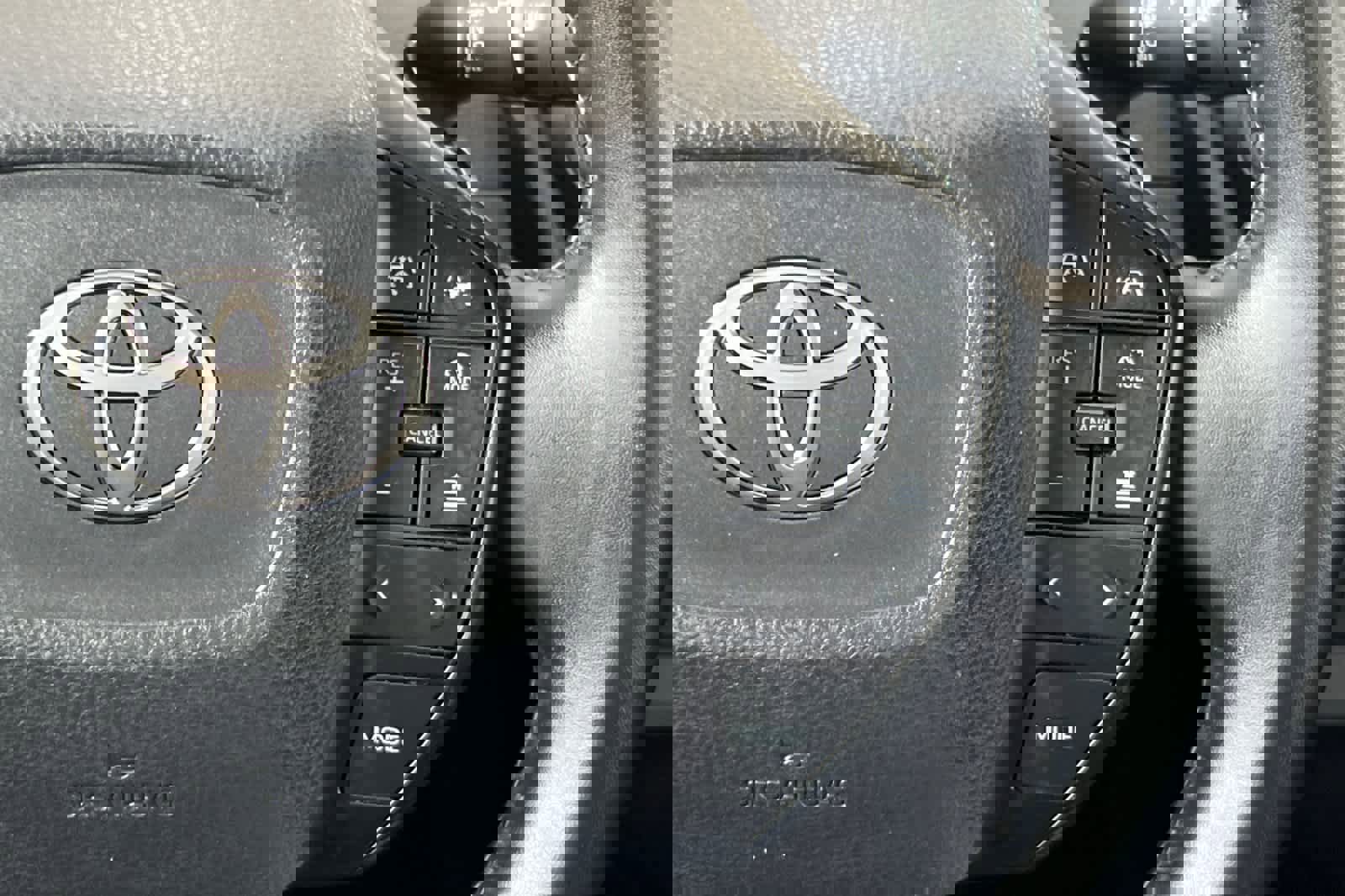 Used 2024 Toyota Prius LE FWD image 26