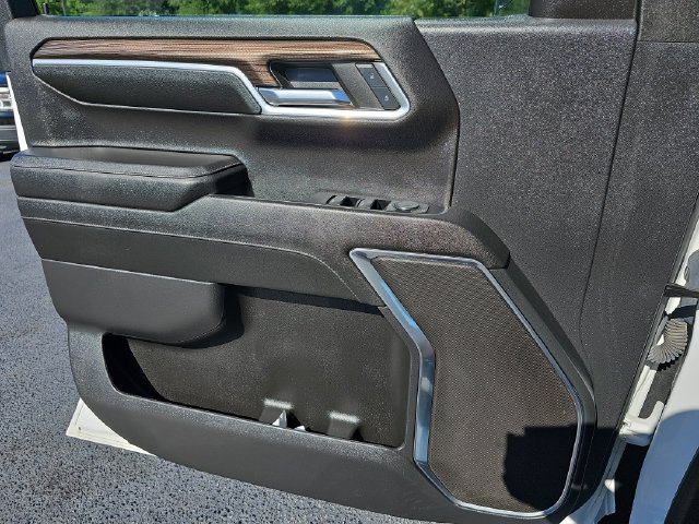 Used 2023 Chevrolet Silverado 1500 LT AWD/4WD image 31