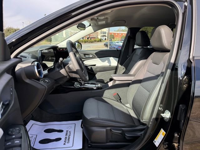Used 2025 Chevrolet Trax LT FWD image 13