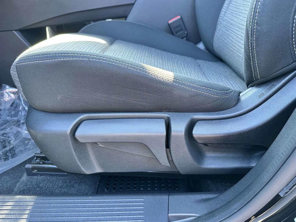 Used 2022 Nissan Rogue S AWD/4WD image 10