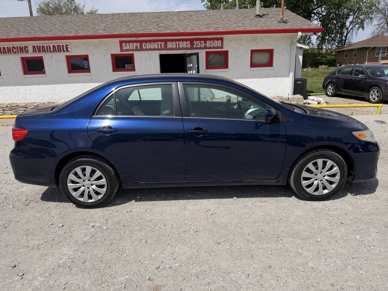 Used 2013 Toyota Corolla LE FWD image 2