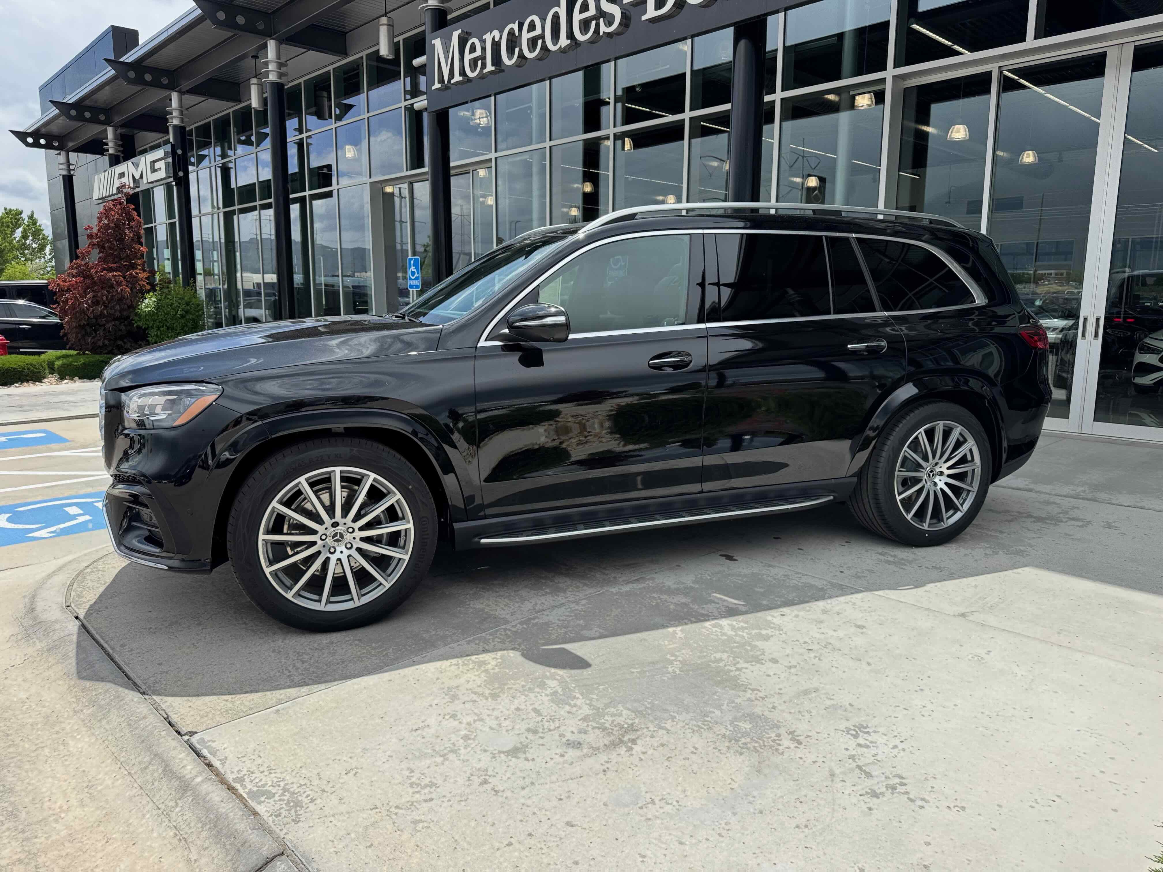 New 2025 Mercedes-Benz GLS 580 4MATIC image 3