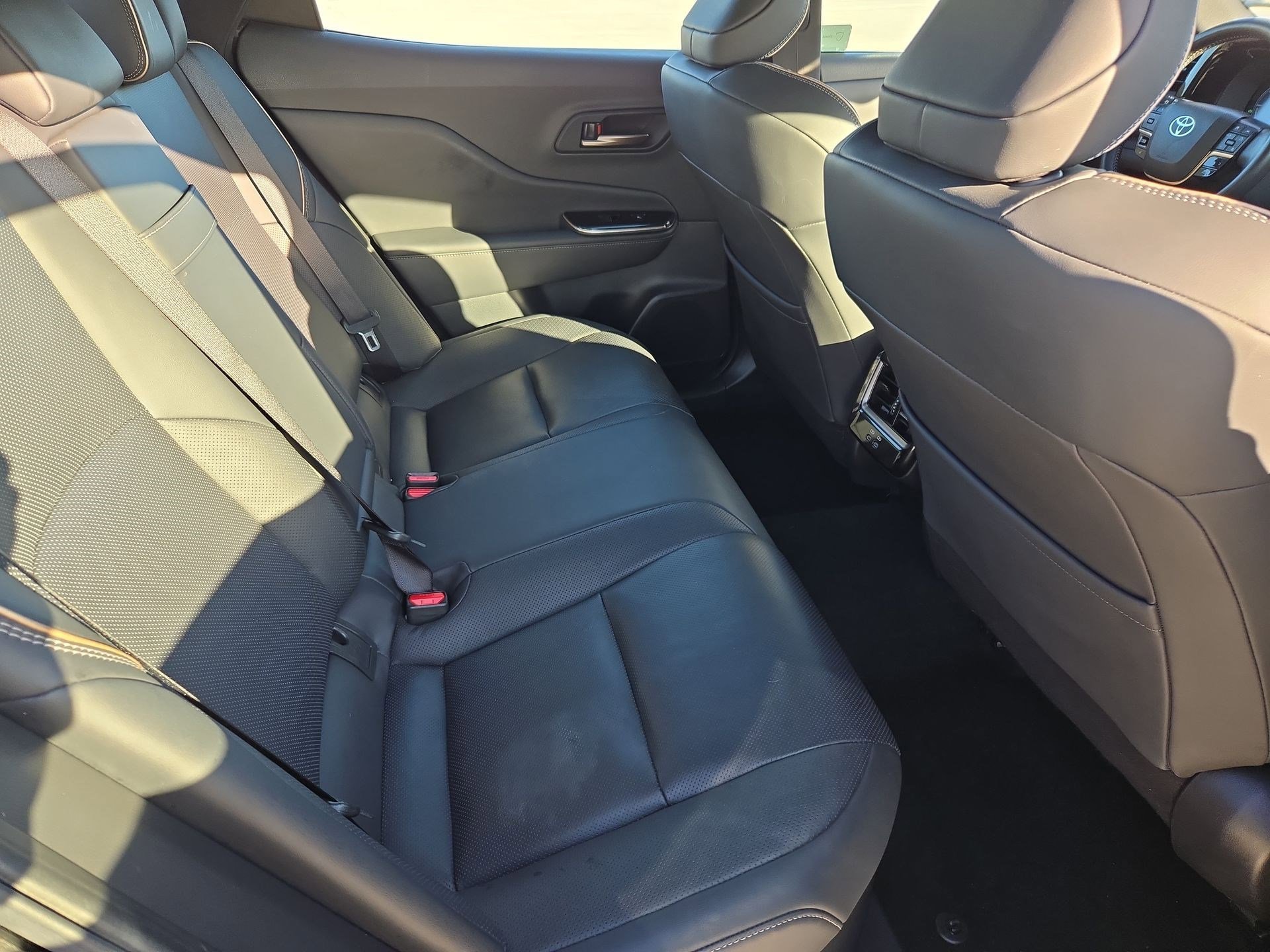 Used 2025 Toyota Crown XLE AWD/4WD image 30