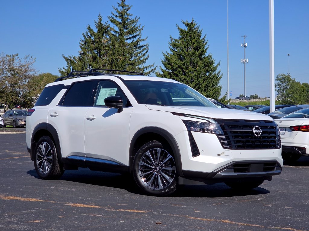 New 2026 Nissan Pathfinder Platinum w/ Accent Package
