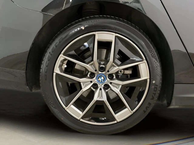 Used 2025 BMW i5 eDrive40i image 98