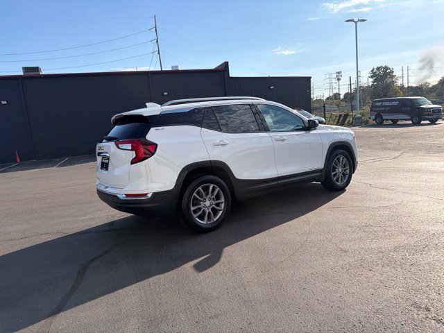 Used 2023 GMC Terrain SLT FWD image 8