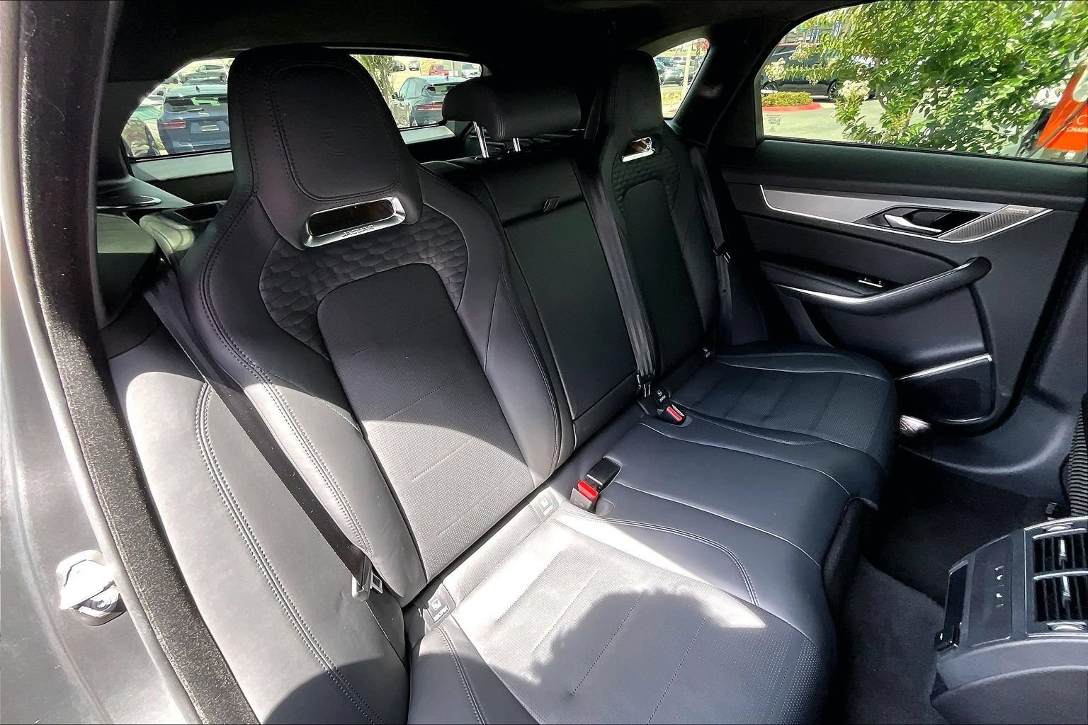 Certified 2022 Jaguar F-PACE SVR AWD/4WD image 27