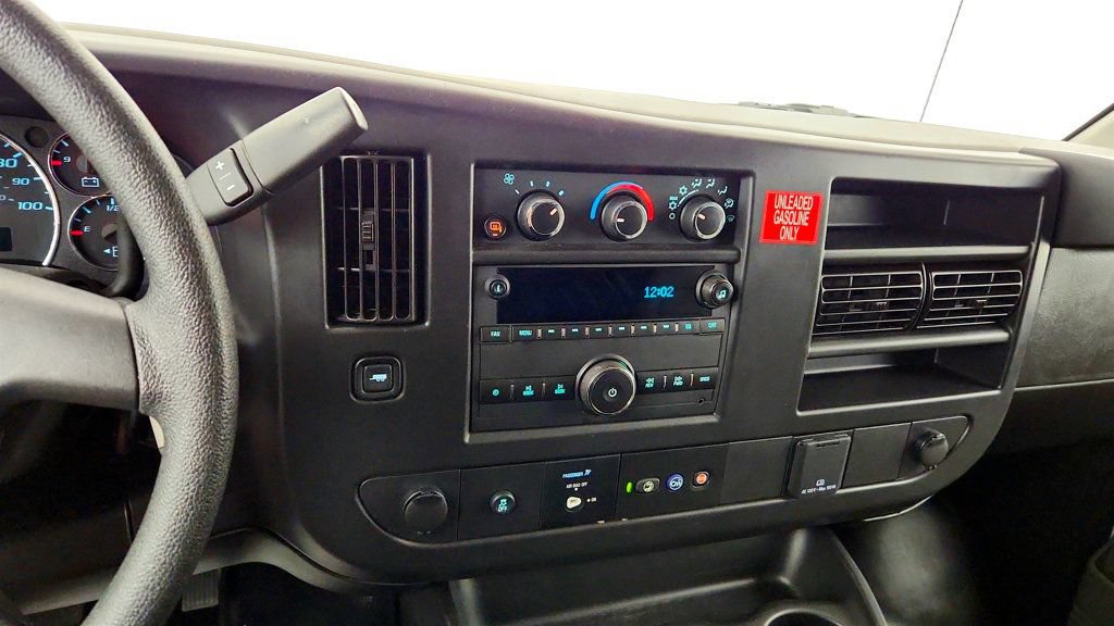 Used 2025 GMC Savana 3500 Extended RWD image 16