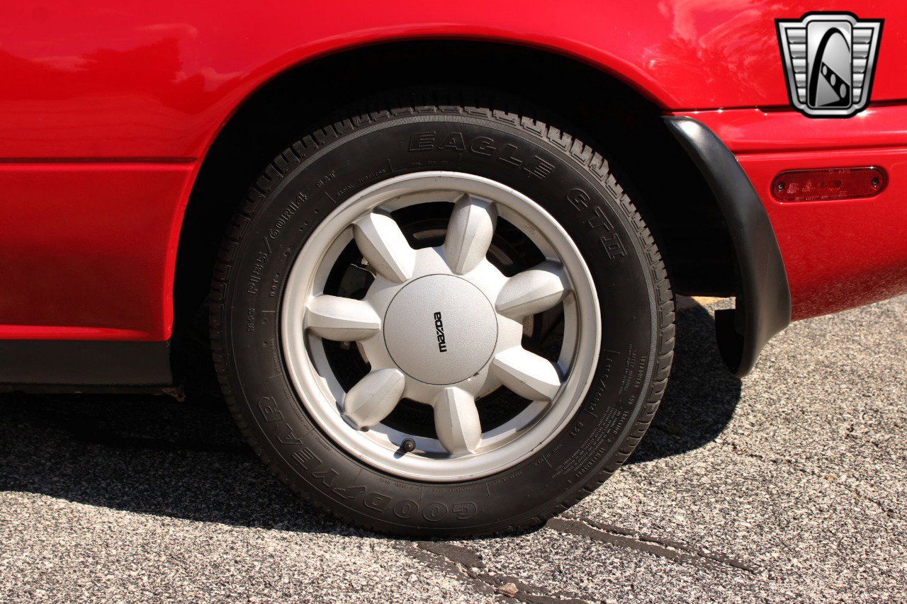 Used 1990 MAZDA MX-5 Miata image 18