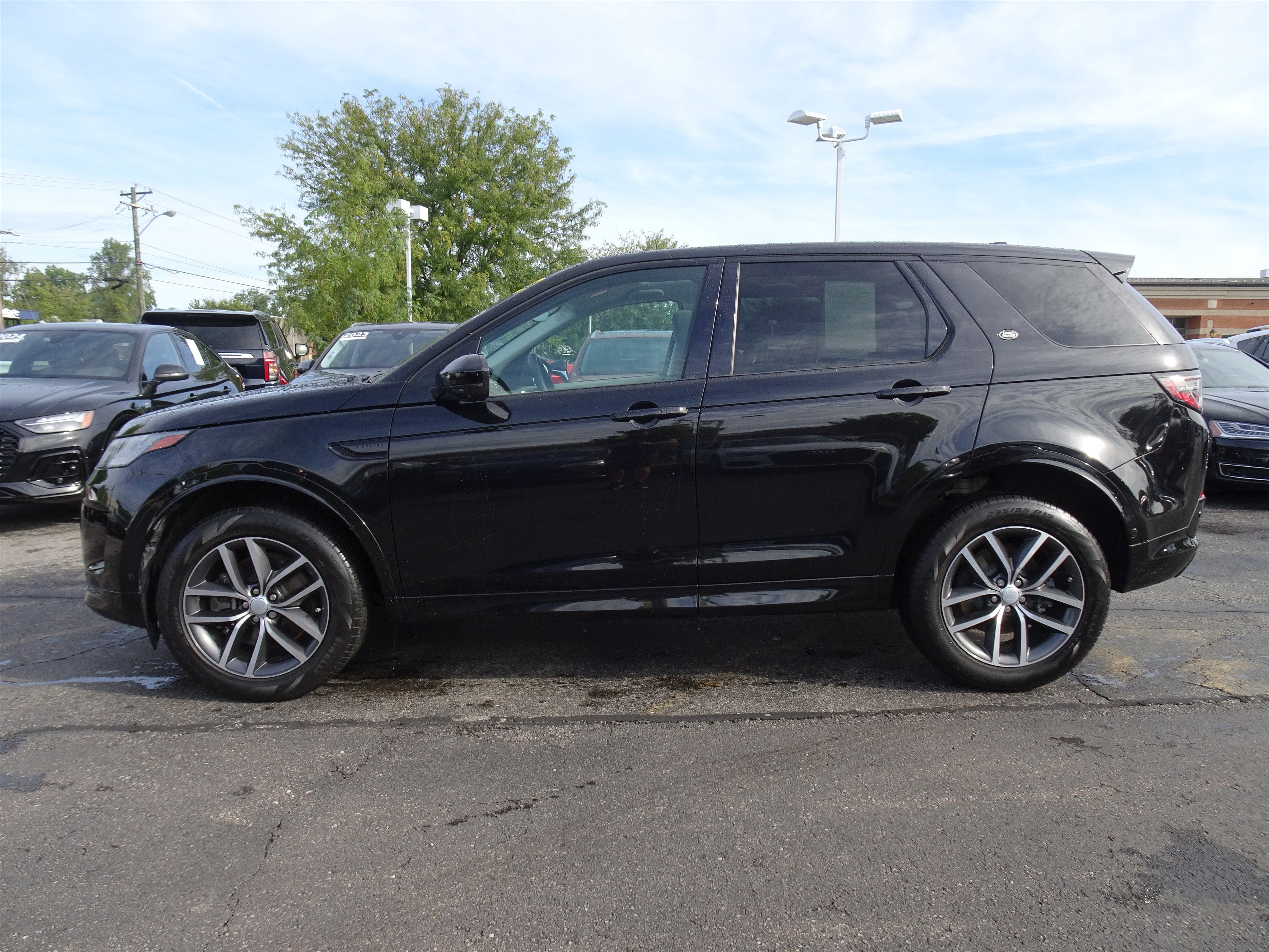 Used 2025 Land Rover Discovery Sport S AWD/4WD image 2