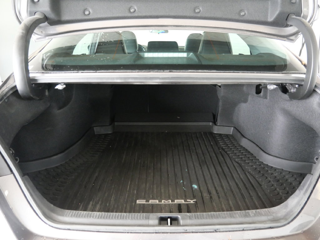 Used 2020 Toyota Camry SE FWD image 26
