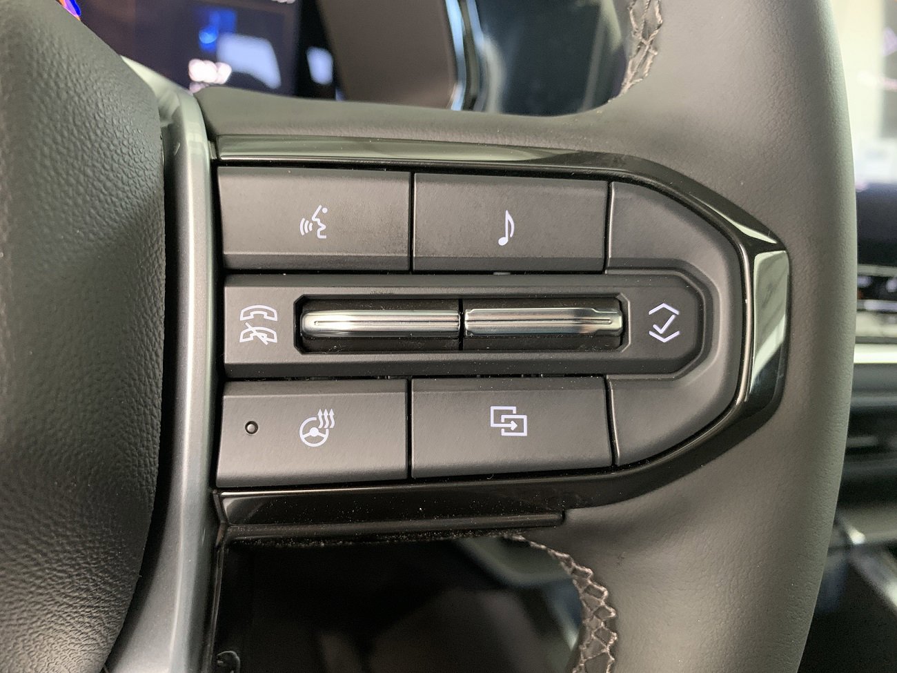 New 2024 Chevrolet Colorado LT w/ LT Convenience Package III image 23