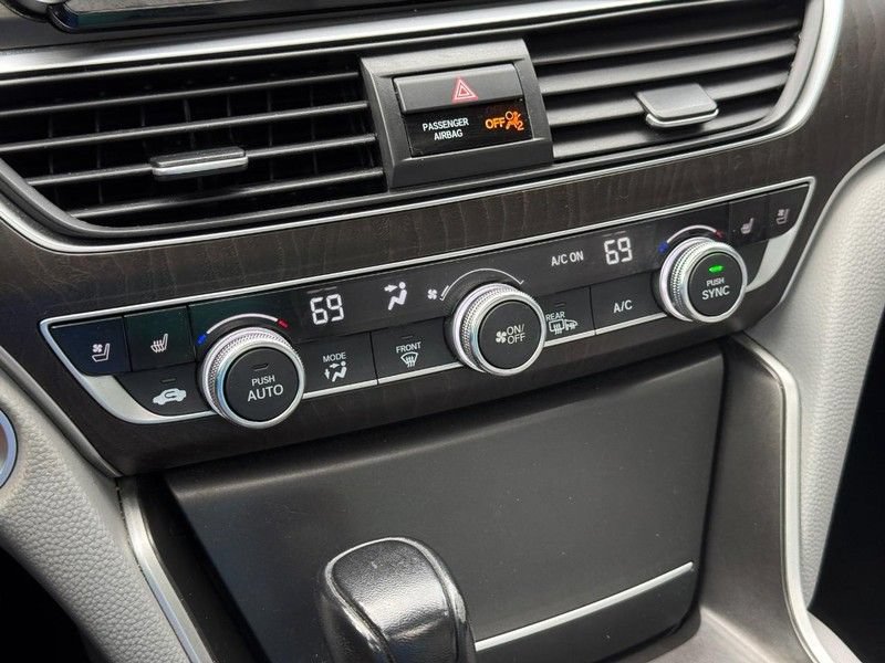 Used 2018 Honda Accord Touring image 28