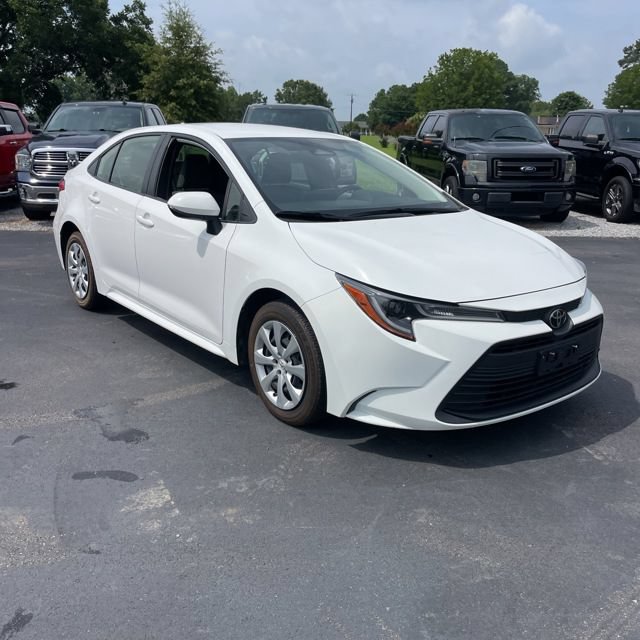 Used 2023 Toyota Corolla LE FWD image 2