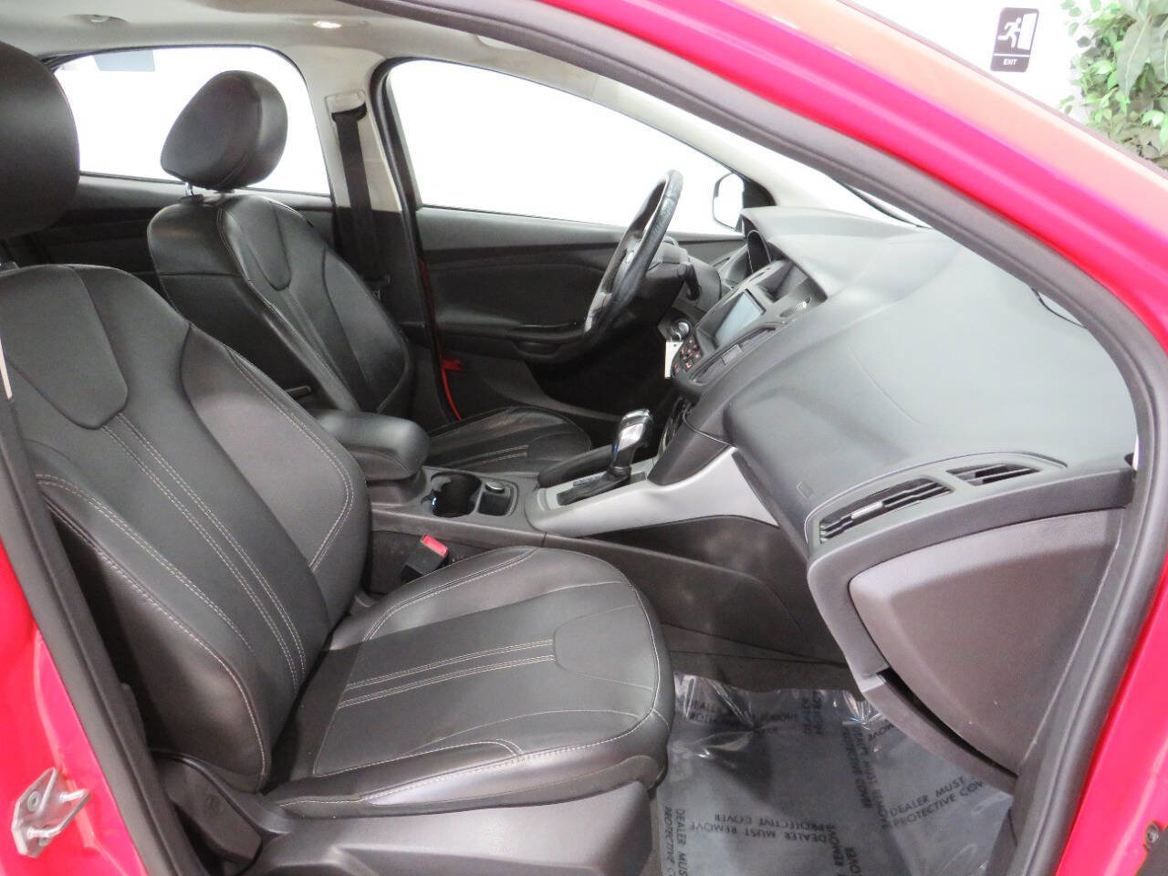 Used 2014 Ford Focus SE w/ Equipment Group 201A image 10