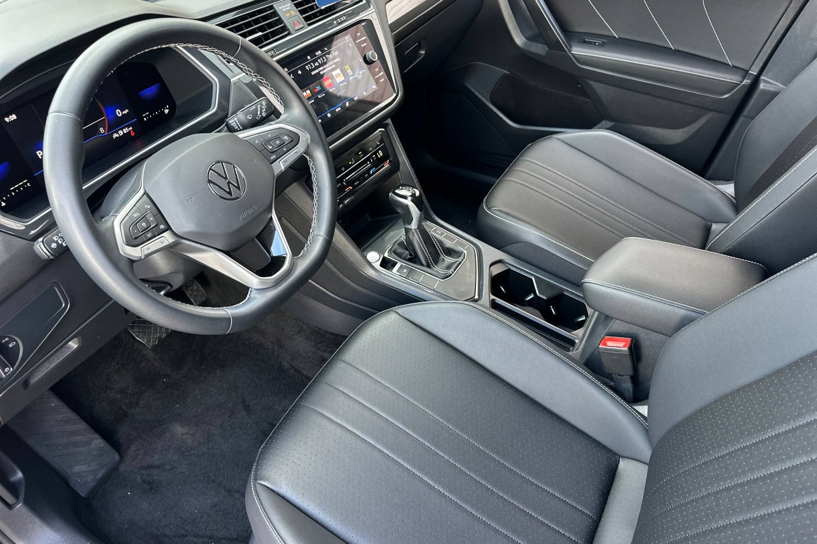 Used 2023 Volkswagen Tiguan SE FWD image 10