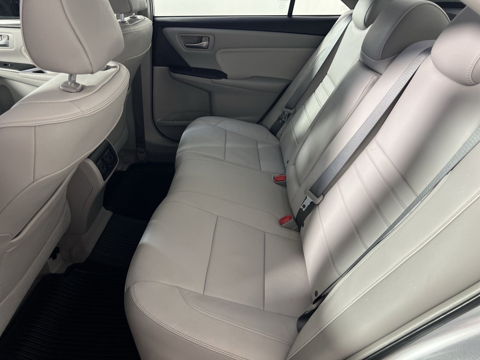 Used 2016 Toyota Camry XLE FWD image 23