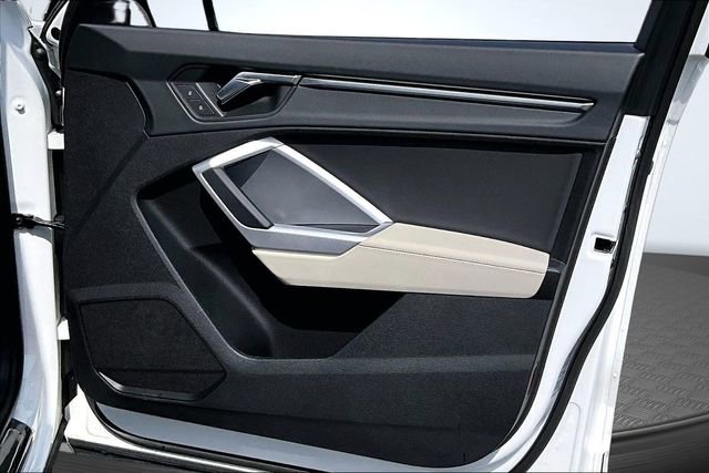 Used 2023 Audi Q3 2.0T Premium image 28