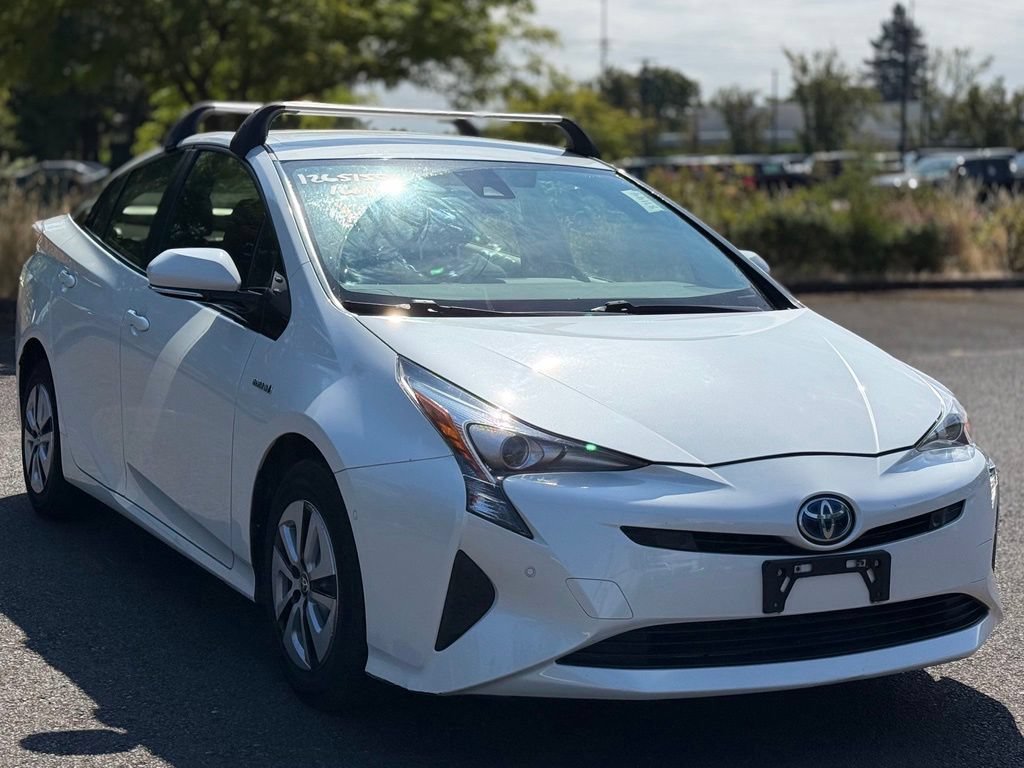 Used 2017 Toyota Prius Two w/ Prius Two Safety Plus Package FWD image 7