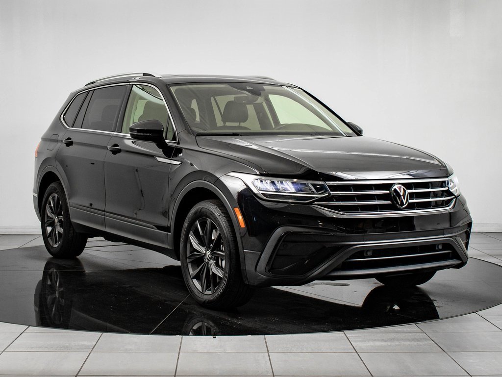 Used 2022 Volkswagen Tiguan SE w/ Panoramic Sunroof Package image 5