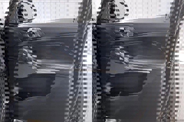 Used 2021 BMW X7 xDrive40i w/ Executive Package image 22