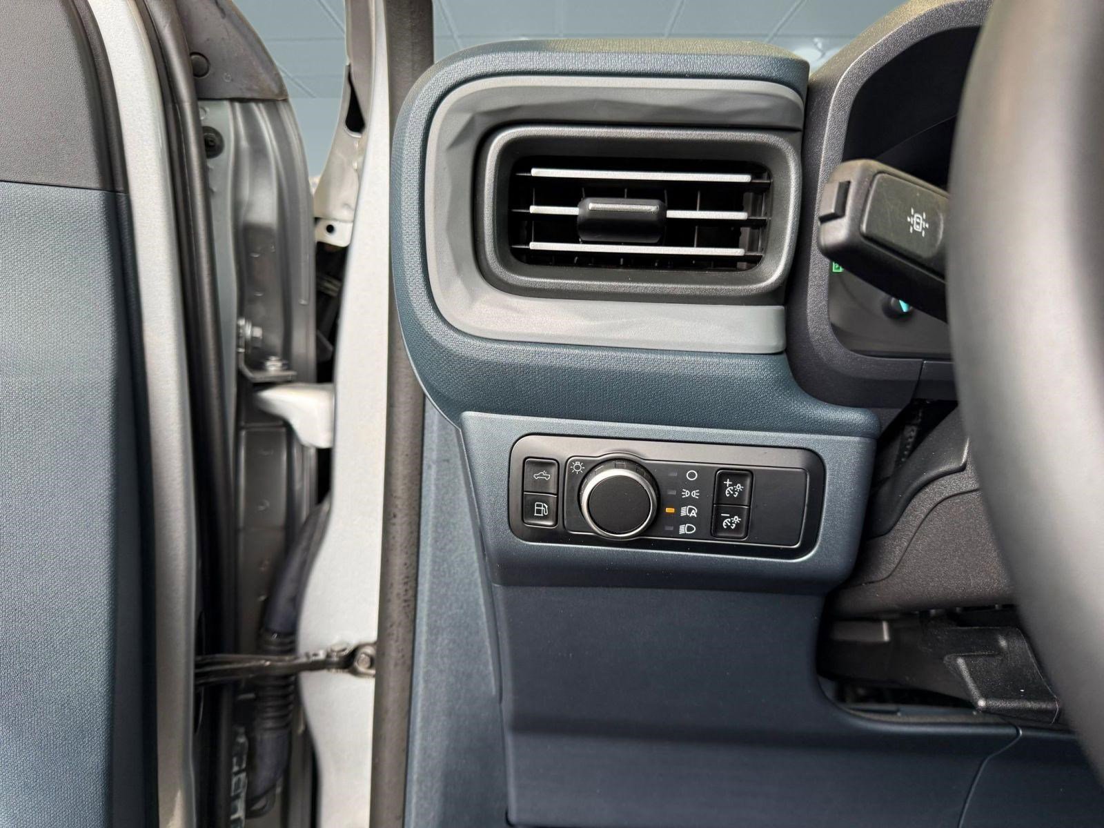 Used 2024 Ford Maverick Lariat w/ Black Appearance Package FWD image 25