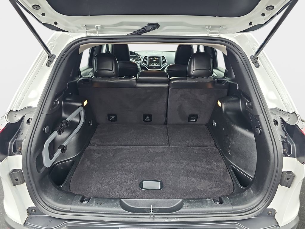 Used 2018 Jeep Cherokee Latitude Plus image 13
