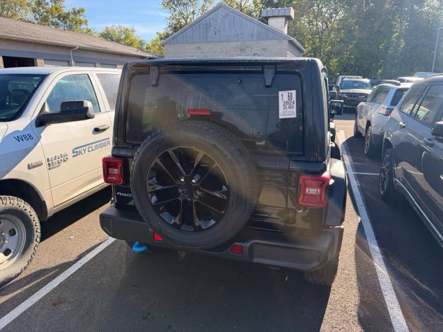 Used 2024 Jeep Wrangler Unlimited Sahara AWD/4WD image 5