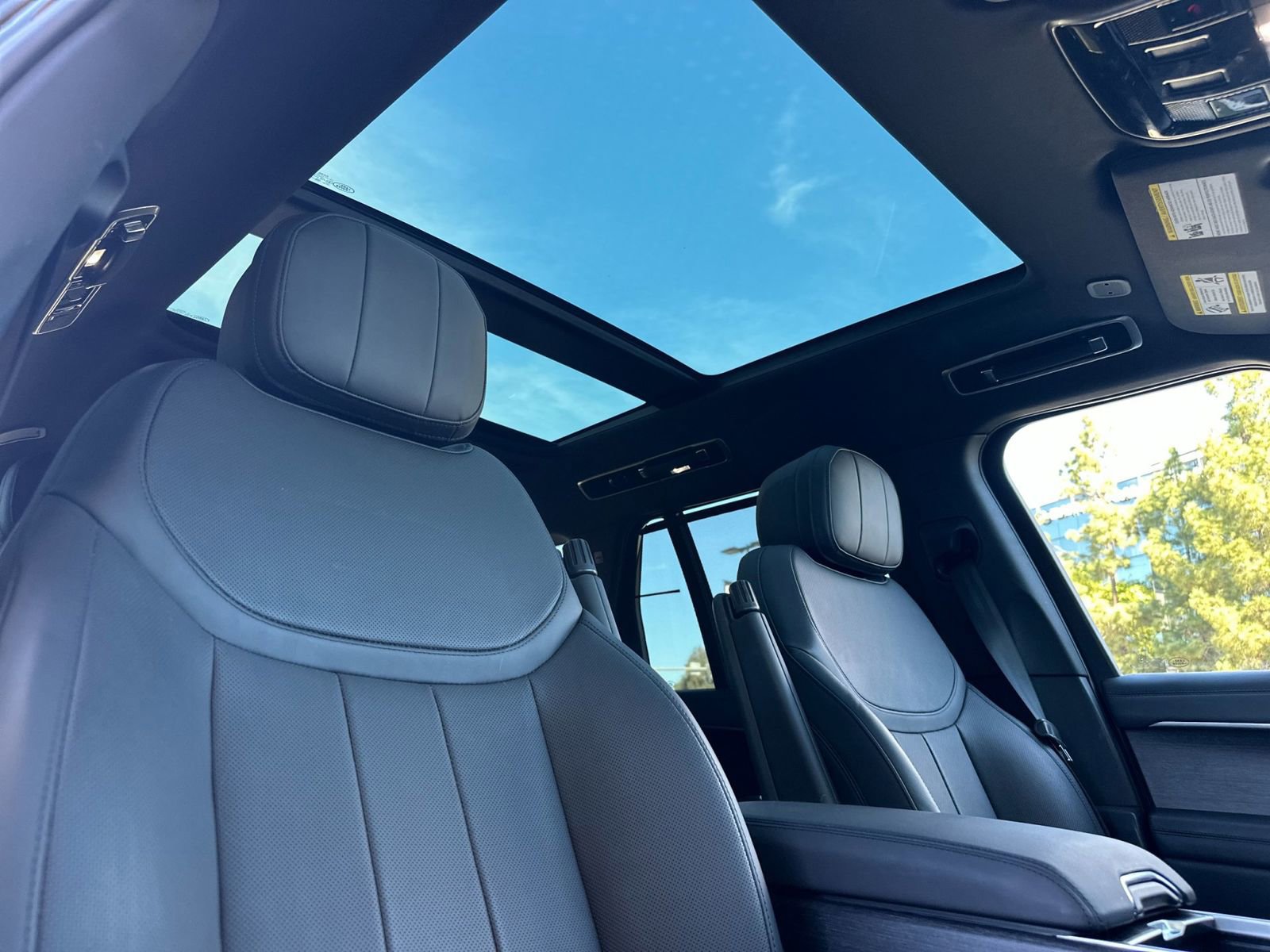 Used 2024 Land Rover Range Rover SE image 17