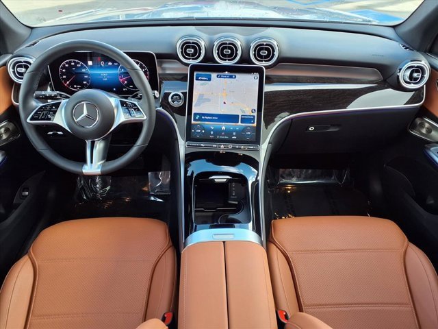 Used 2025 Mercedes-Benz GLC 300 image 4