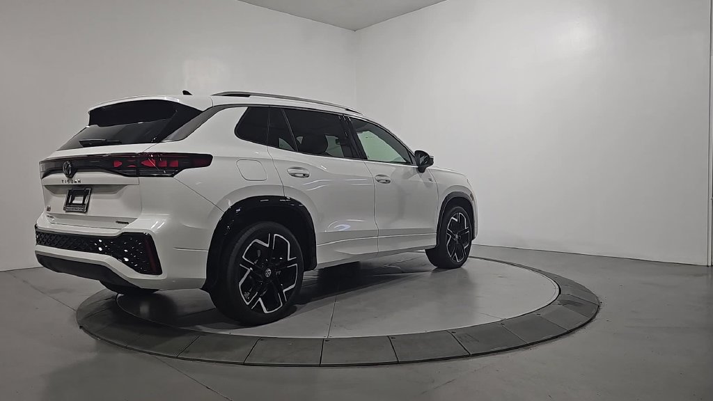 New 2026 Volkswagen Tiguan SEL R-Line AWD/4WD image 5