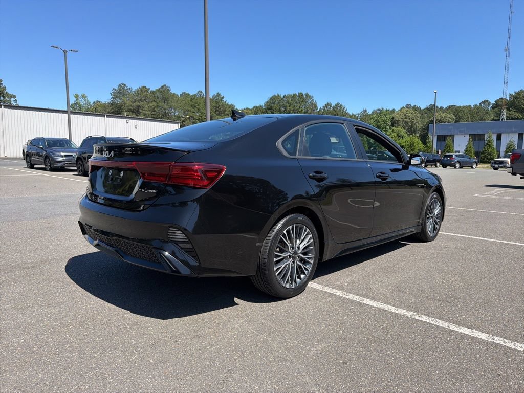 Used 2023 Kia Forte GT-Line w/ GT-Line Premium Package FWD image 5