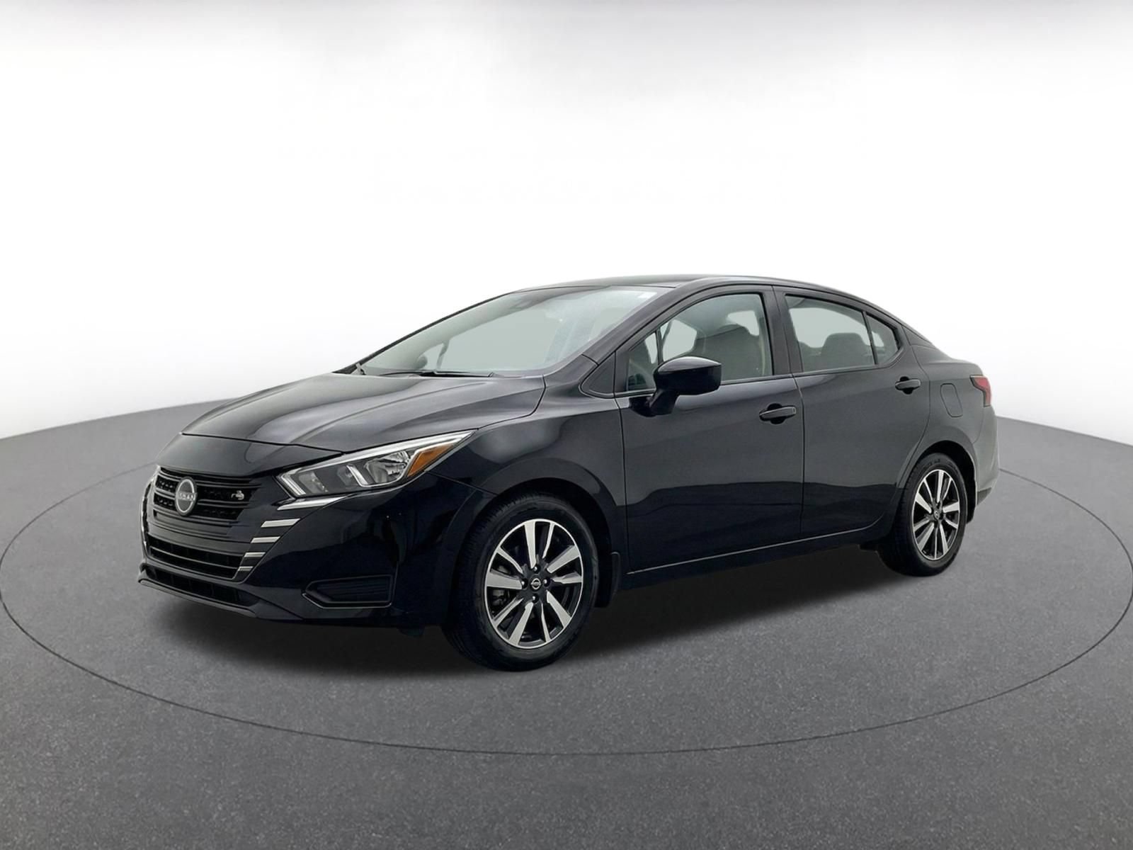 Used 2025 Nissan Versa SV FWD image 3