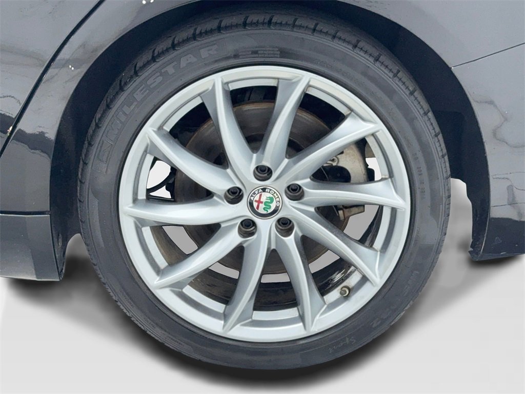 Used 2019 Alfa Romeo Giulia image 53