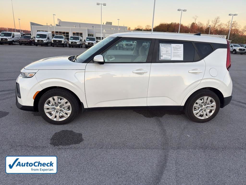 Used 2020 Kia Soul LX image 2