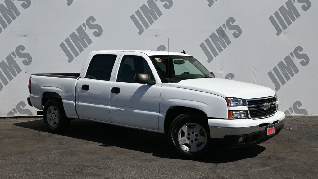Used 2006 Chevrolet Silverado 1500 LT w/ Onstar Plus Package RWD image 3