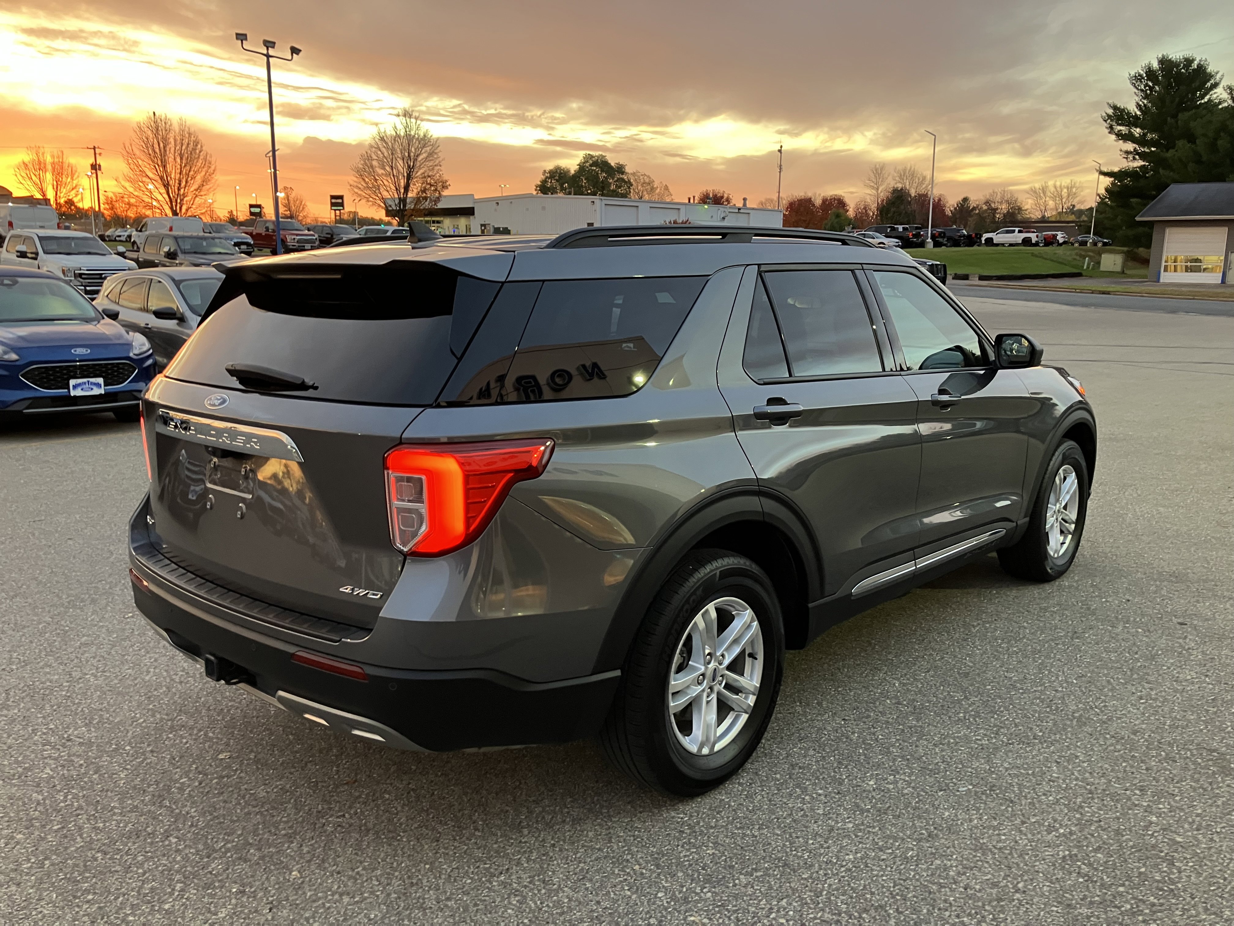 Used 2023 Ford Explorer XLT w/ Equipment Group 202A AWD/4WD image 6