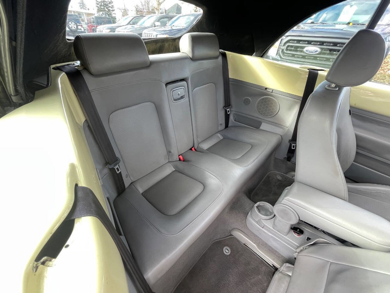 Used 2006 Volkswagen Beetle 2.5 PZEV 2dr Convertible (2.5L image 32