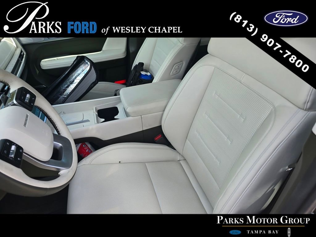 Used 2025 Hyundai Santa Fe Calligraphy AWD/4WD image 4