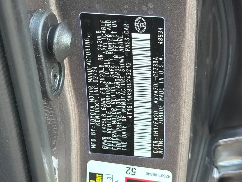Used 2024 Toyota Camry SE FWD image 33