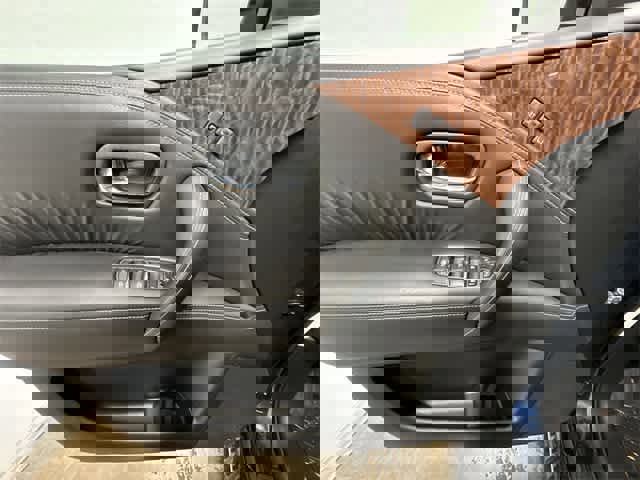 Used 2017 Nissan Armada SL w/ Technology Package image 18