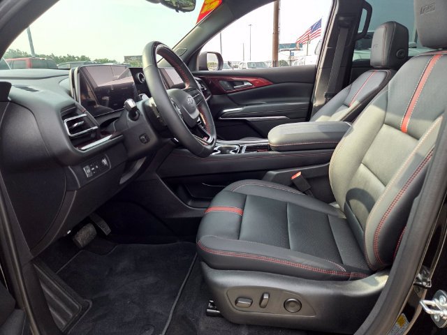 Used 2026 Chevrolet Traverse RS FWD image 5