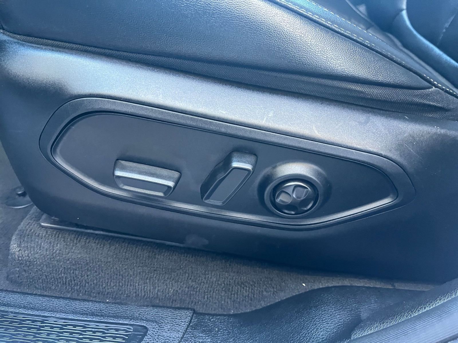 Used 2023 Jeep Grand Cherokee L Limited image 24