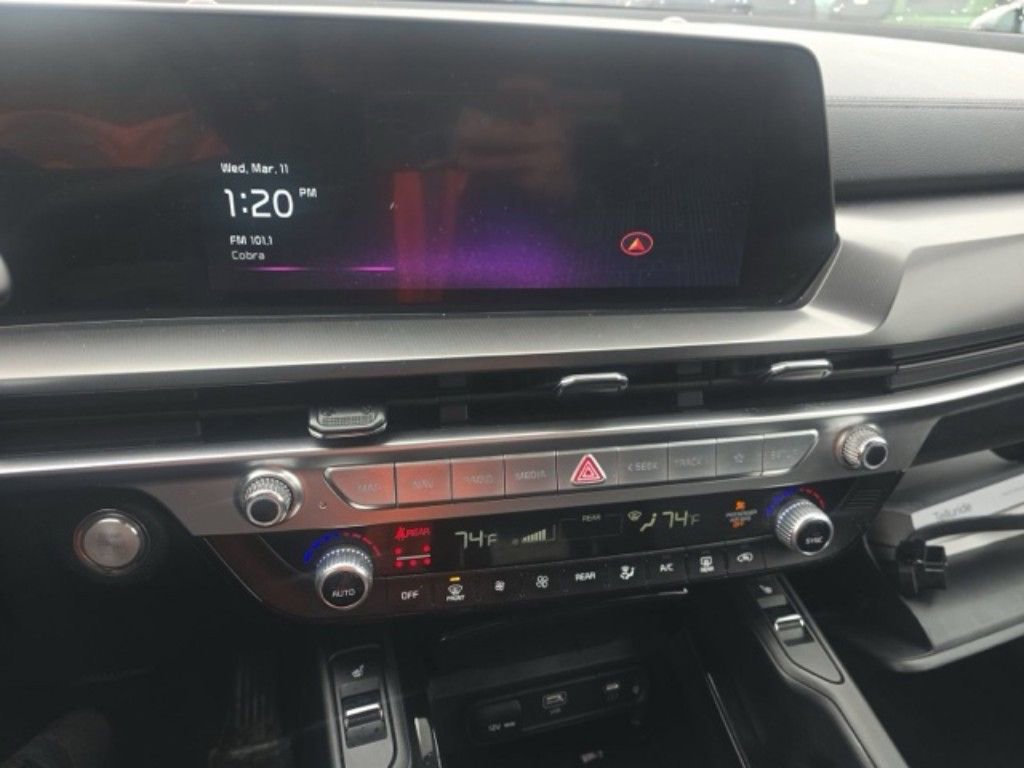 Used 2025 Kia Telluride S image 10