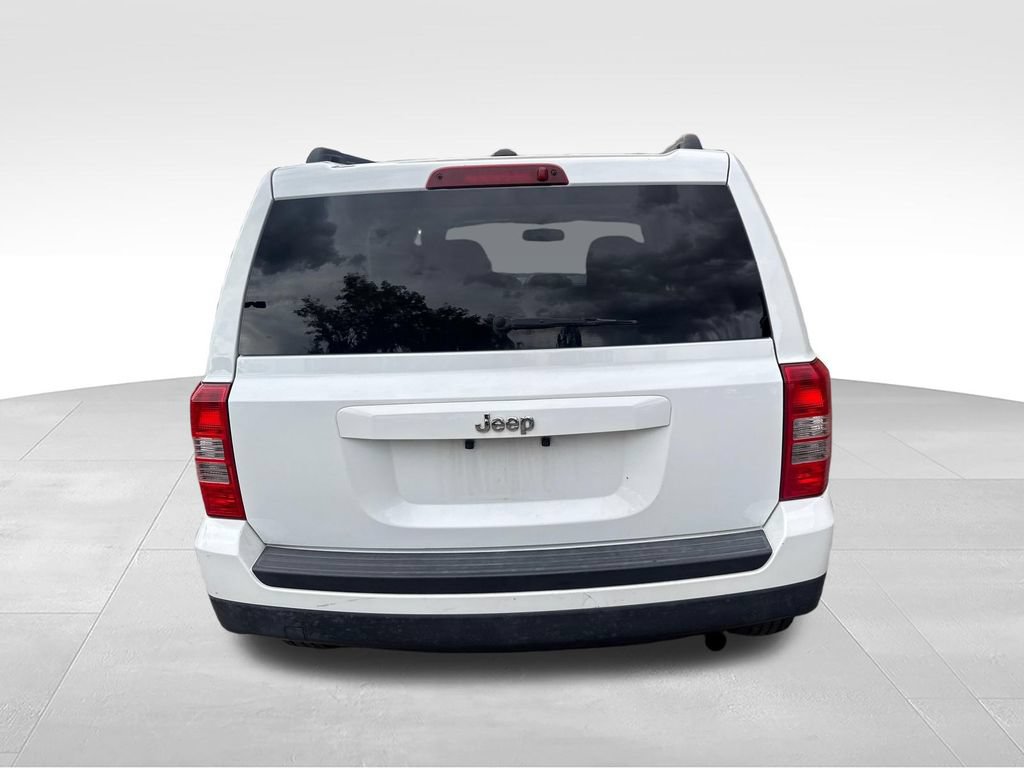Used 2015 Jeep Patriot Sport w/ Power Value Group FWD image 7