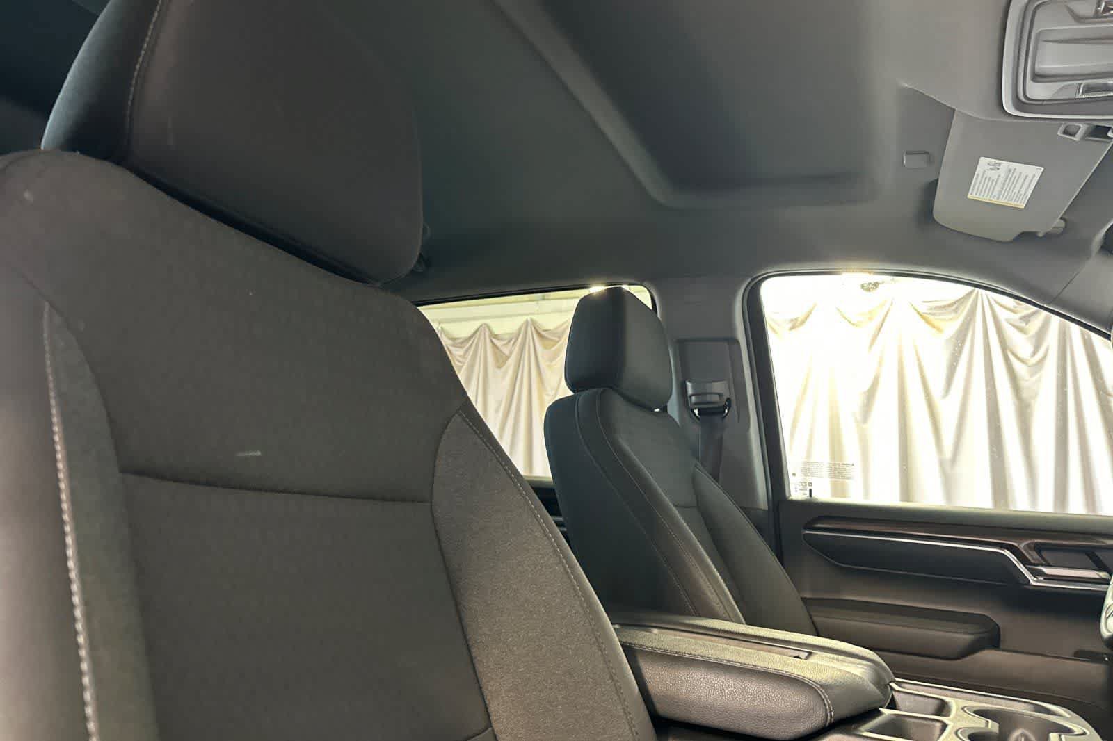Used 2023 Chevrolet Silverado 1500 LT AWD/4WD image 18