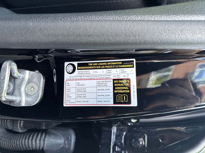 Used 2023 Mercedes-Benz EQB 300 4MATIC image 42