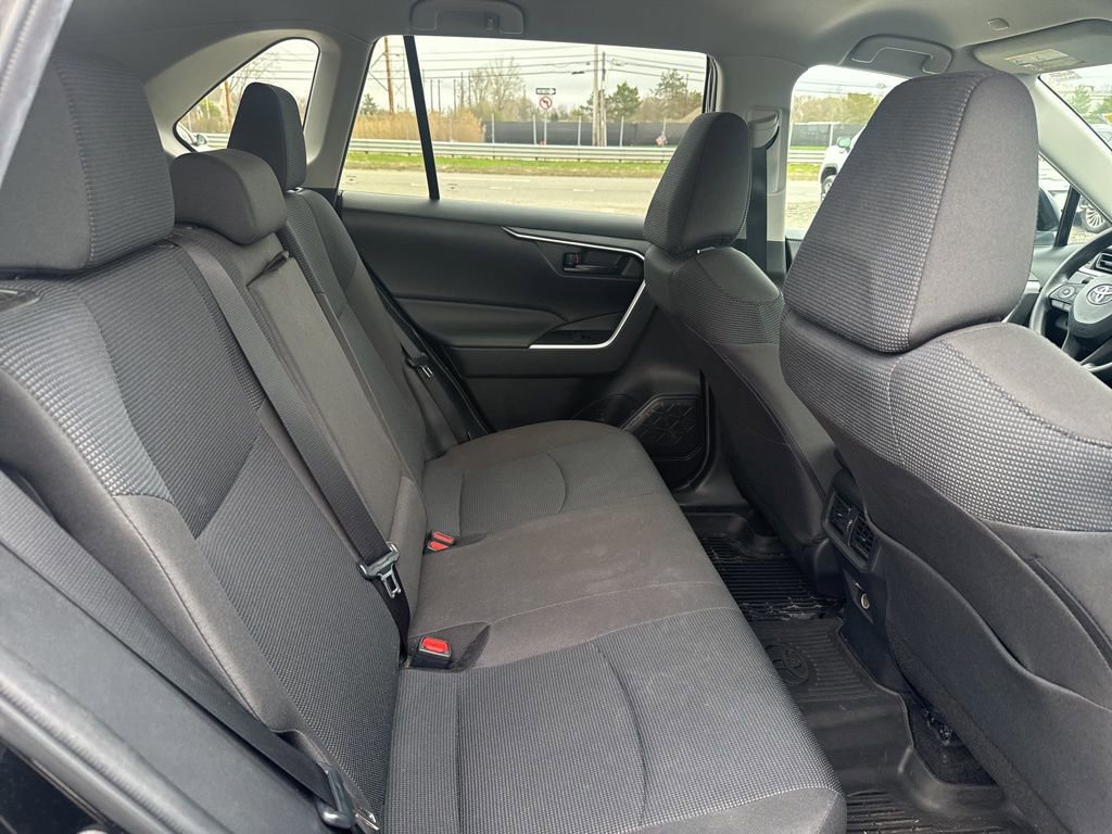 Used 2023 Toyota RAV4 LE AWD/4WD image 14