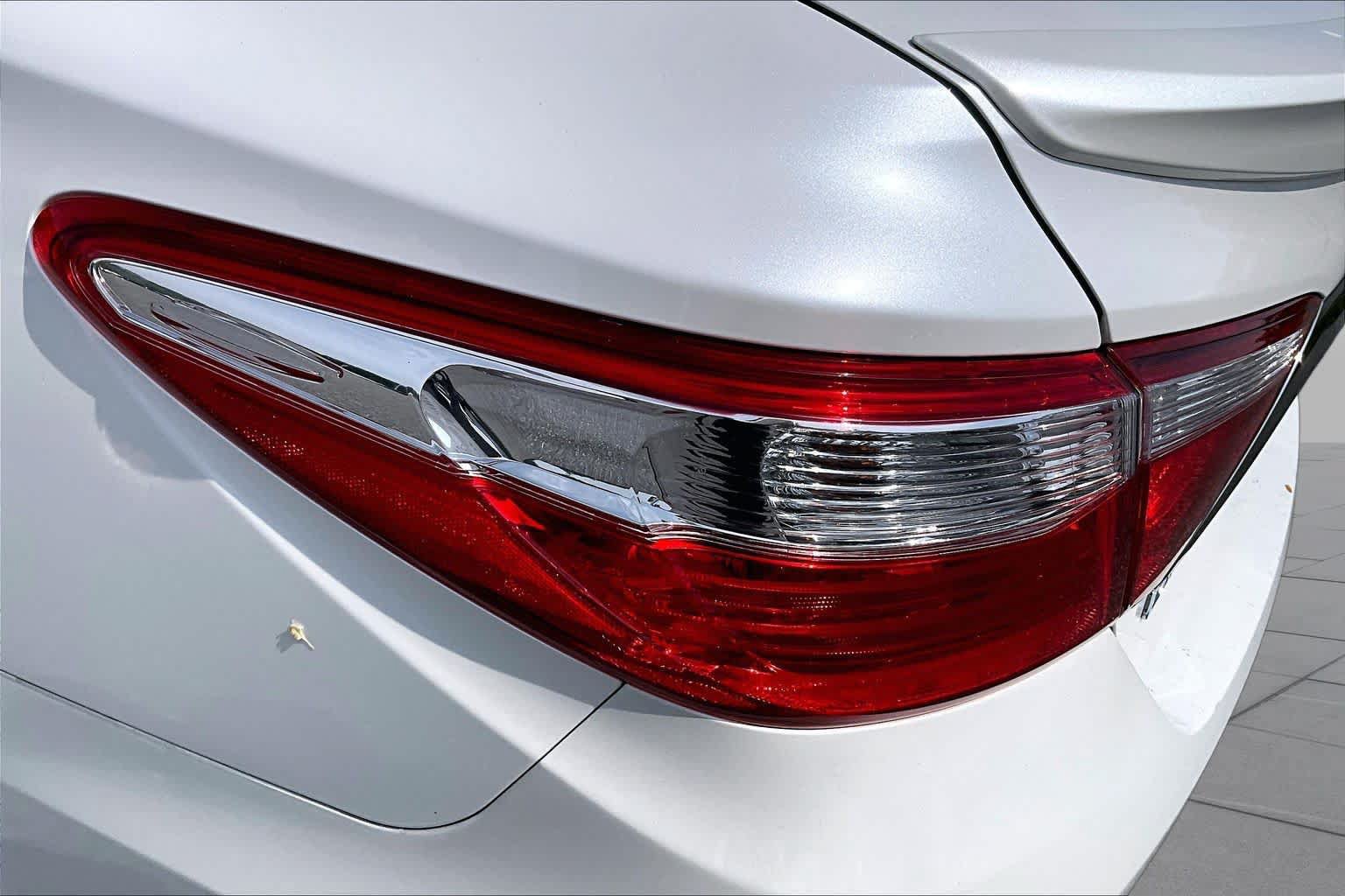 Used 2017 Toyota Camry SE FWD image 28