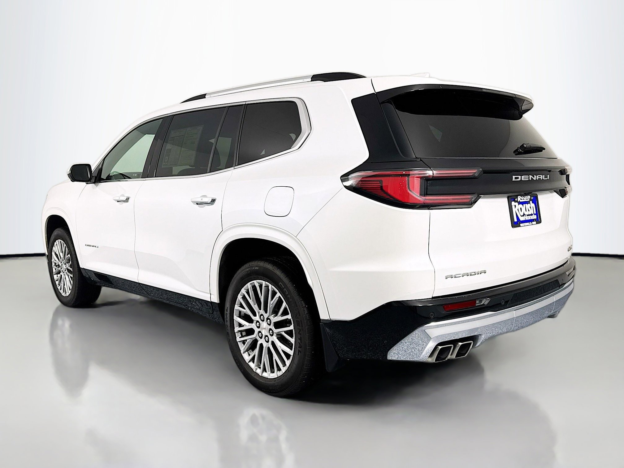Used 2024 GMC Acadia Denali image 7